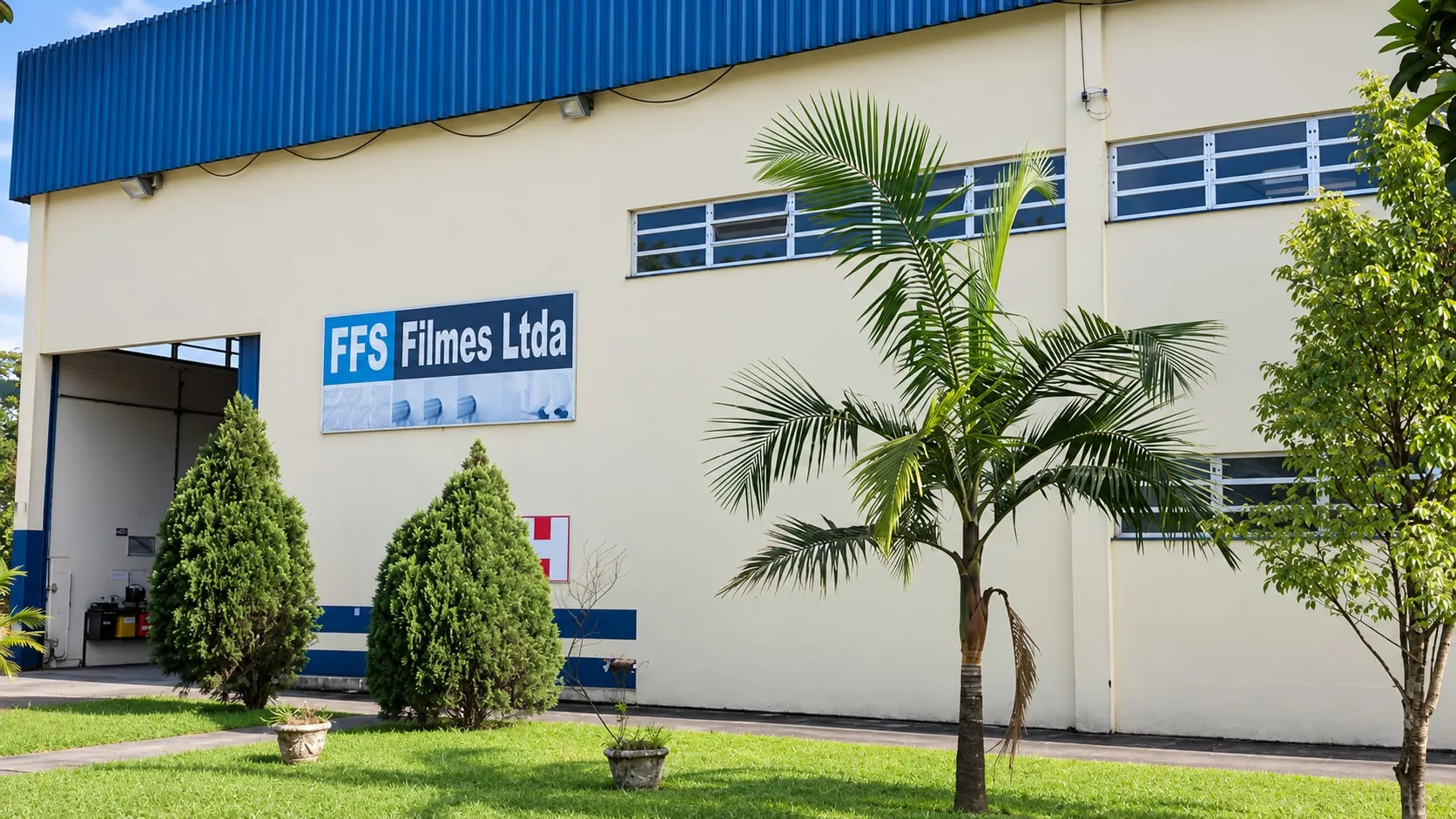 Fachada da fábrica da FFS Filmes Ltda em Cachoeirinha, RS